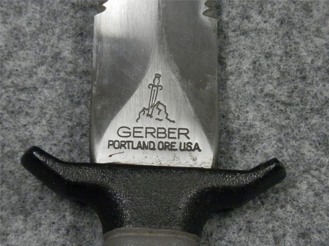 GERBER MARK II SURVIVAL KNIFE WITH SHEATH (1975)-img-9
