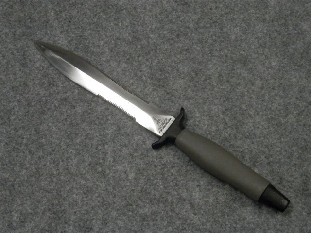 GERBER MARK II SURVIVAL KNIFE WITH SHEATH (1975)-img-5