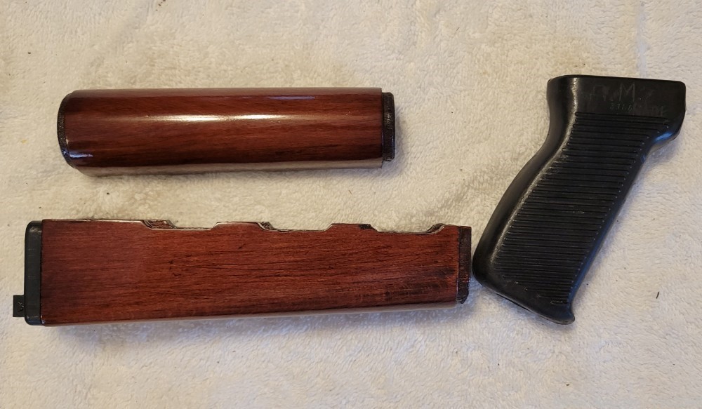Yugo M-70 or PAP AK-47 Handgaurd Set And Pistol Grip Free Shipping -img-0