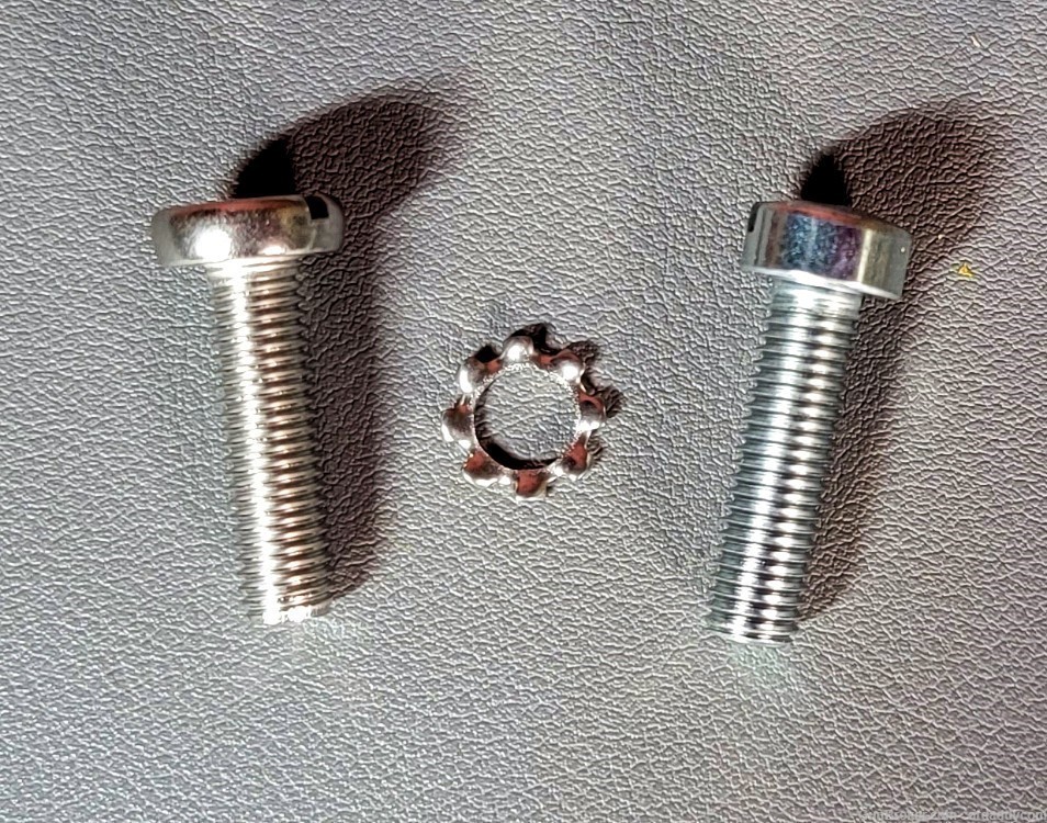 GRIP SCREW BOLT FOR AR15 AR10 LOWER RECIEVERS.  COMES WITH WASHER INCLUDED-img-0