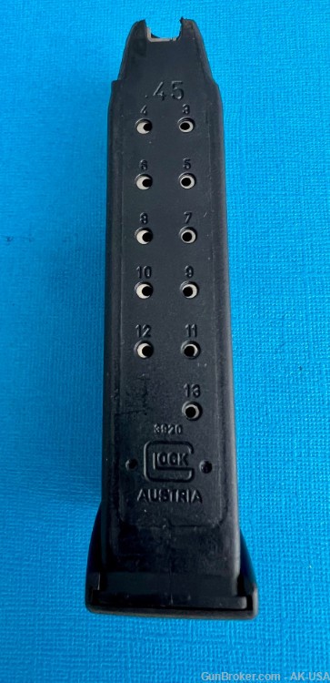 Glock Pre-Ban Model 21 .45 magazine.  Mint condition 13 rounds-img-0