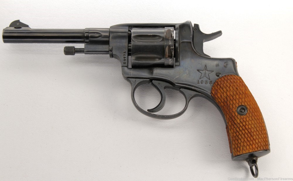 Soviet M1895 Nagant Double Action Revolver by Tula-img-5