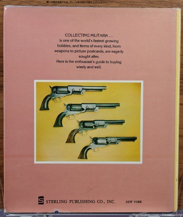 Collector's guide to militaria, Hardcover book-img-1