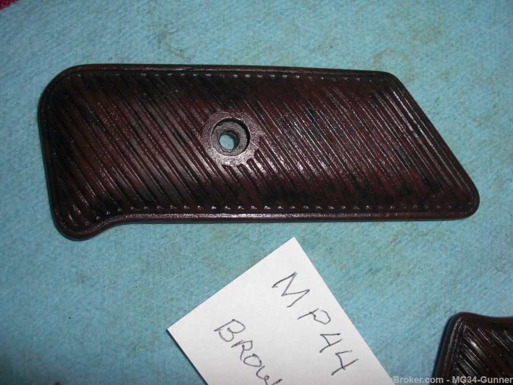 German WWII MP44 Bakelite Grips for Trigger Assembly - Brown - Reproduction-img-5