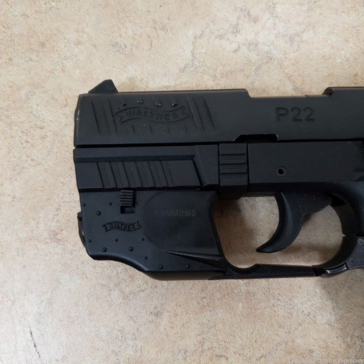 Walther P22 .22 LR Semi-Auto Pistol with Laser & 1 Magazine-img-4