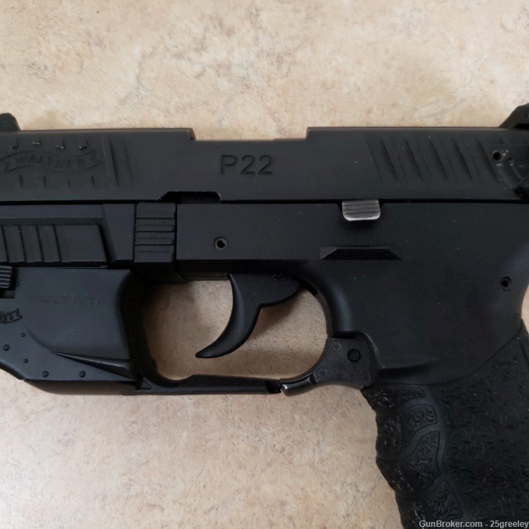 Walther P22 .22 LR Semi-Auto Pistol with Laser & 1 Magazine-img-3