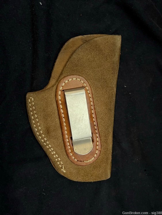 VINTAGE SMALL LEATHER AUTOMATIC CLIP HOLSTER-img-0