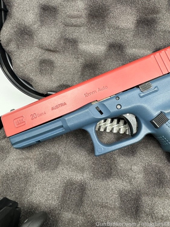 Glock 20 Gen 4 10mm 4.6'' Blue and Red Cerakote-img-2