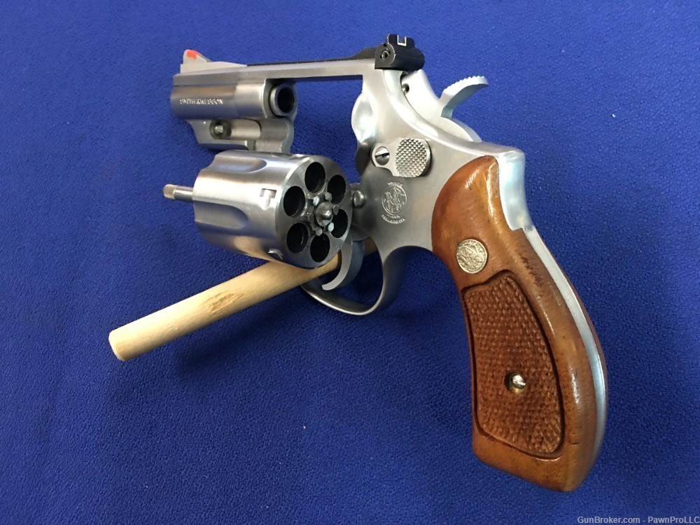Smith & Wesson 66-2, comes w/ factory box & papers, .357 magnum-img-2