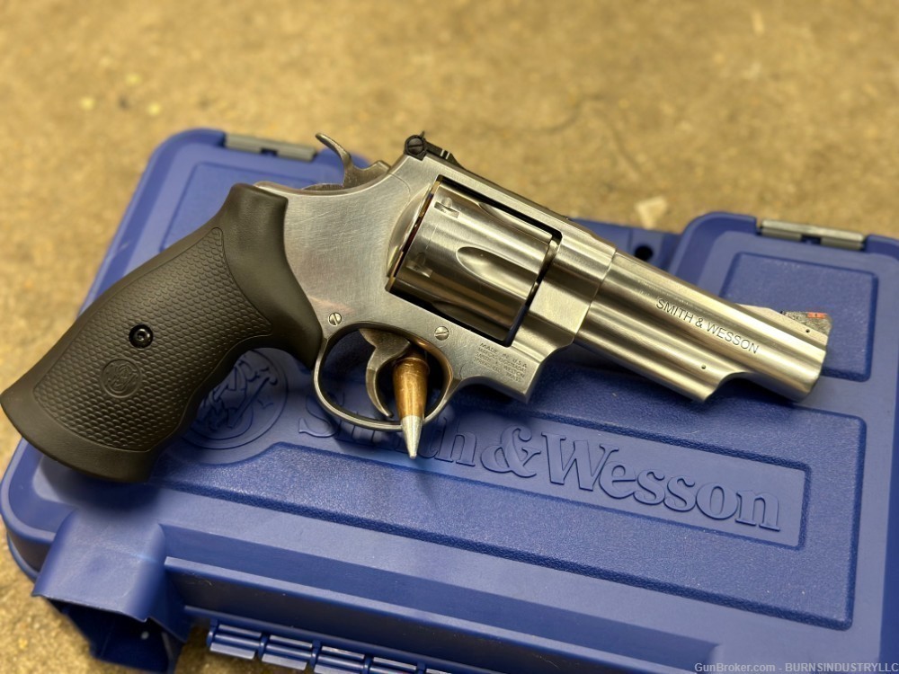 Smith & Wesson 629 4" Wesson & Smith 629 44MAG S&W 44MAG 163603-img-0