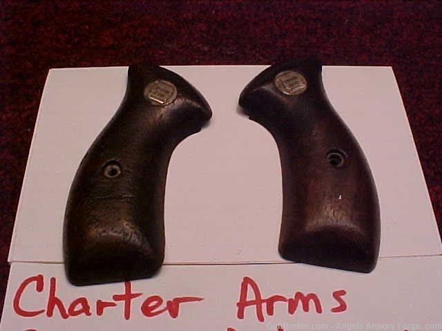 11/22 Charter Arms Under Cover 38 Special Grips-img-1