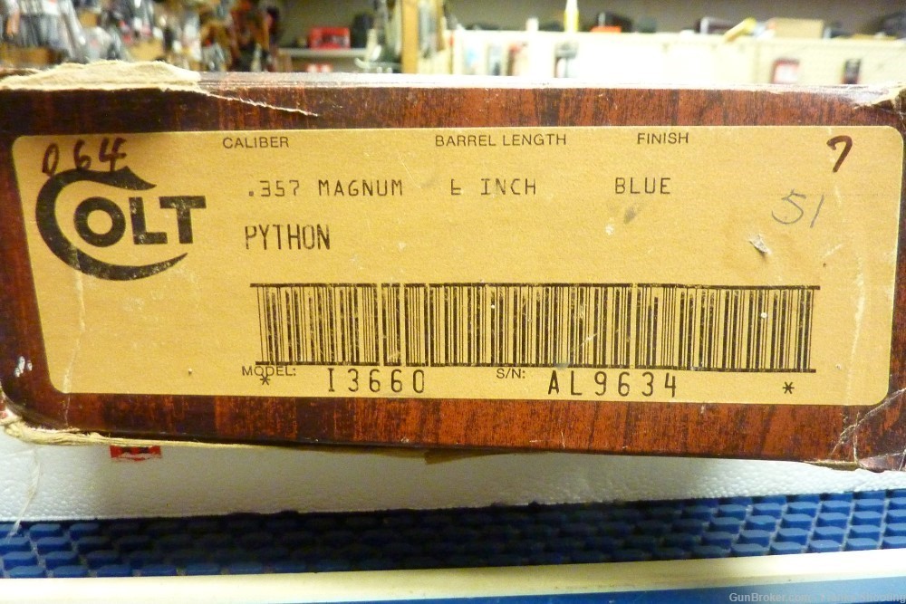 COLT PYTHON 357 CAL 6" BBL BLUED REVOLVER MFG 1980-img-23