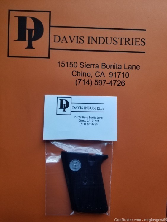 New Davis Industries P-380 P-32 Black Grips with Medallions-img-0