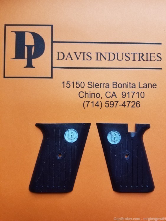 New Davis Industries P-380 P-32 Black Grips with Medallions-img-2