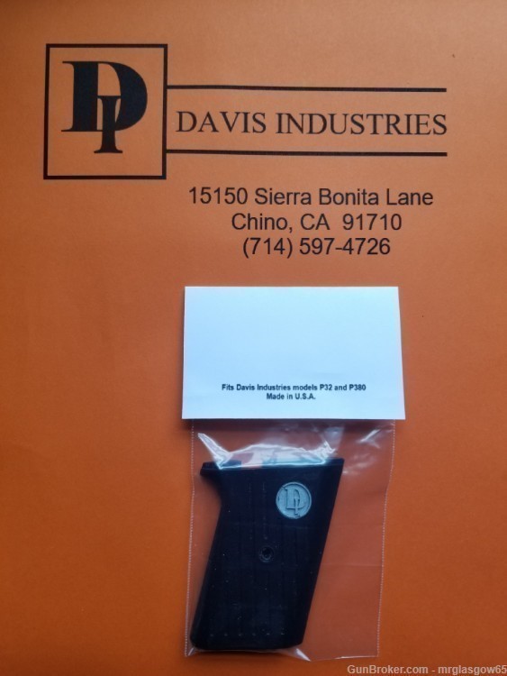 New Davis Industries P-380 P-32 Black Grips with Medallions-img-1