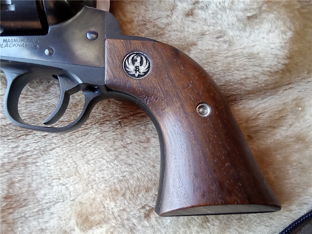 Ruger New Model Blackhawk 41 mag-single action revolver w/case-img-4