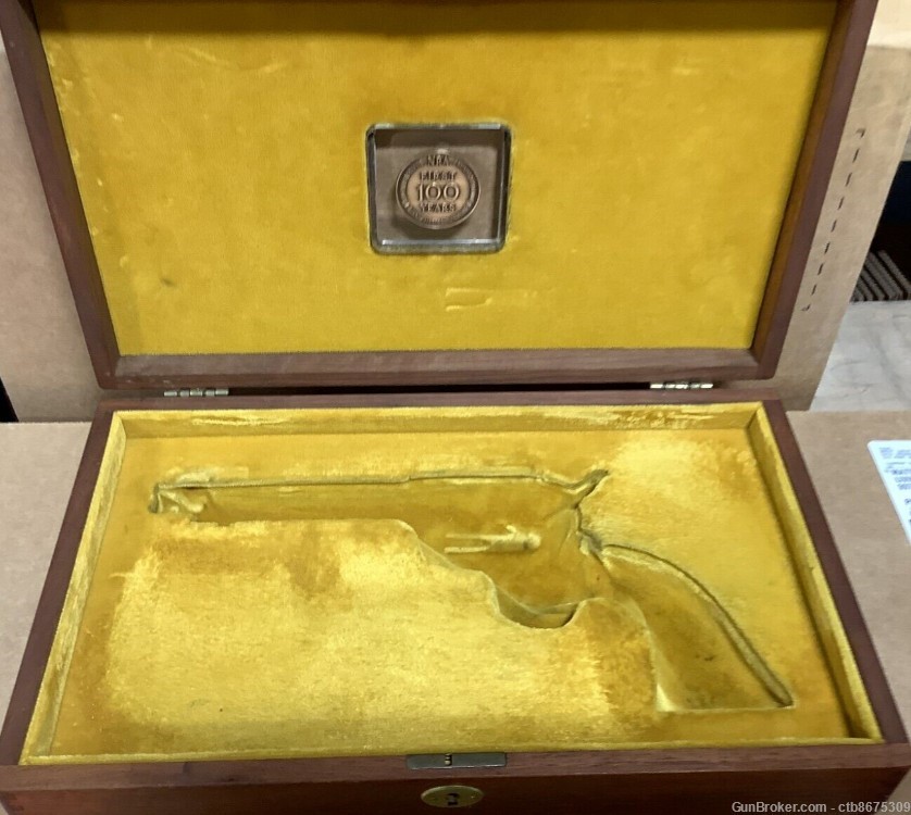 COLT 100 year NRA Walnut Presentation Case for a 4 3/4" Colt SAA Used no KE-img-2