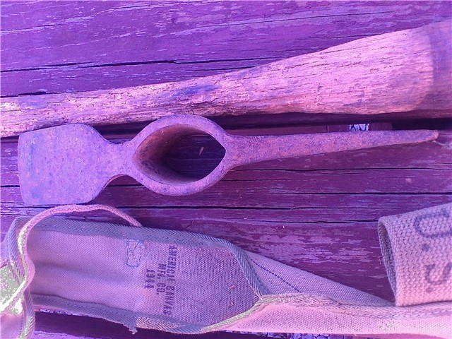 US WW2 Entrenching tool w/1944 canvas cover-img-4