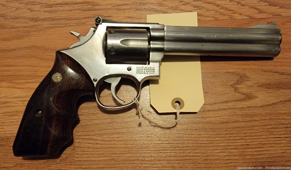 Smith and Wesson 686 Double Action Revolver 357 Mag-img-1