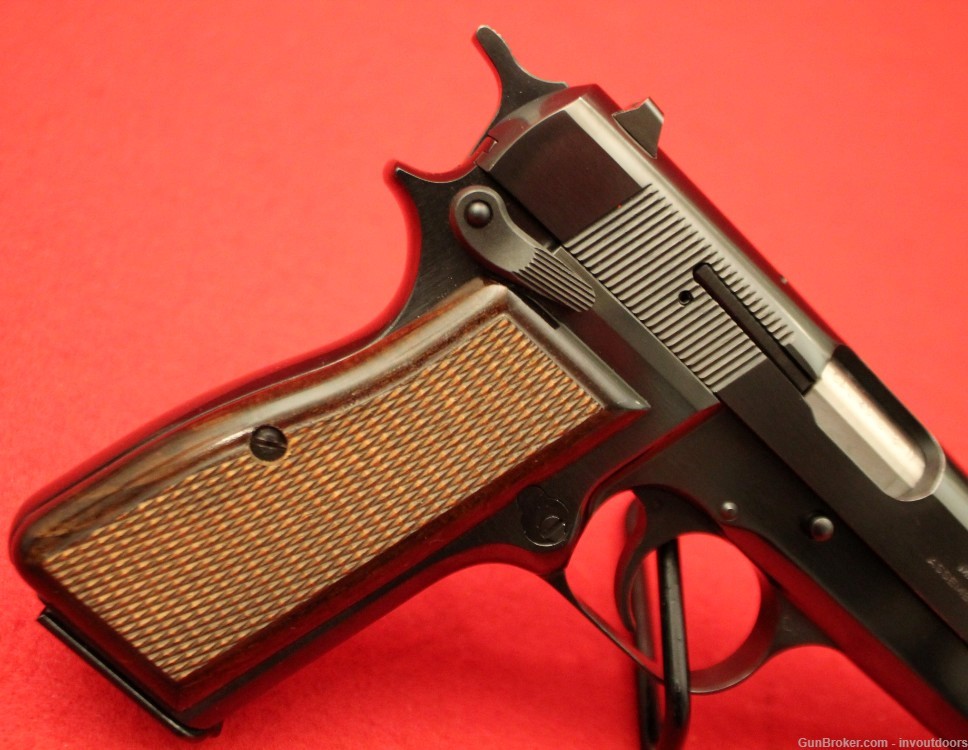 Browning HiPower .40 S&W 4.7-barrel semi-auto pistol.-img-10