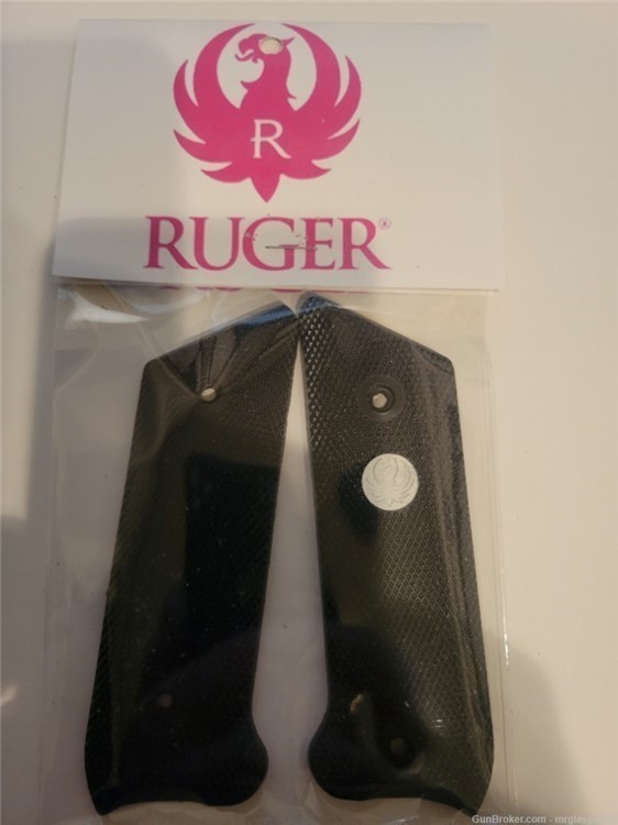 Ruger Mark I - Checkered grips with Medallion - New handgun grips-img-0
