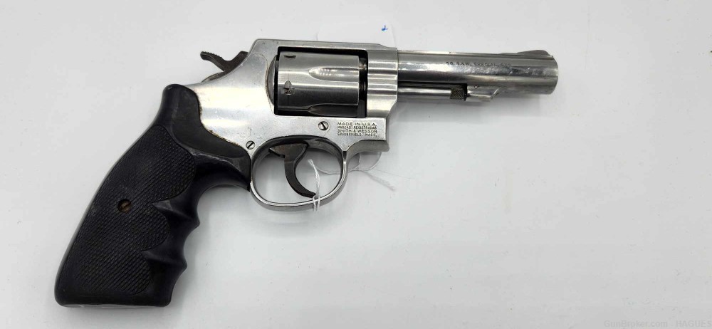Pre Owned Smith & Wesson Model 64-6 / .38 Special Revolver S&W -img-2