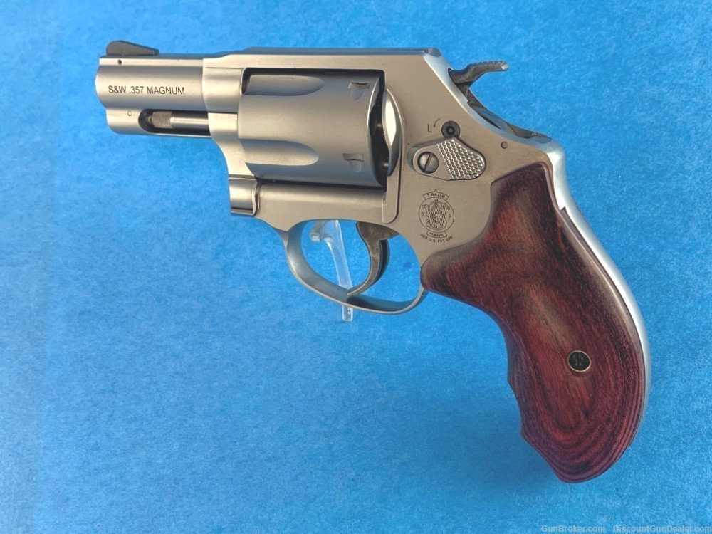 Smith & Wesson 60 Lady Smith Stainless Steel .357 Mag / .38 +P-img-1