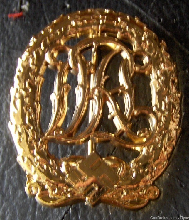 Germany WWII with swastika DRL Golden Sports Badge REPRODUCTION-img-1