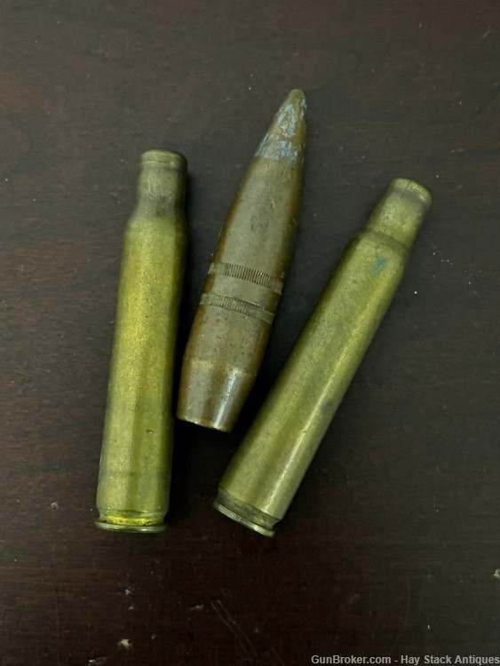 lot wwii ww2 .50 brass and bullet -img-0
