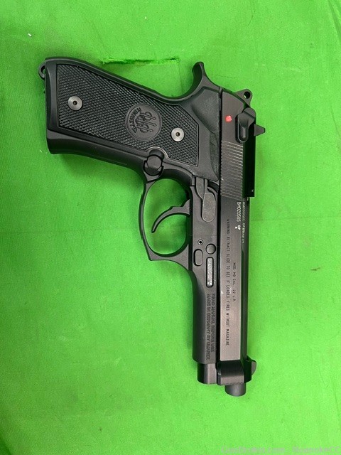 Beretta M9-22 Pistol 22 Caliber with 2 Mags, Trigger Lock, Case-img-7