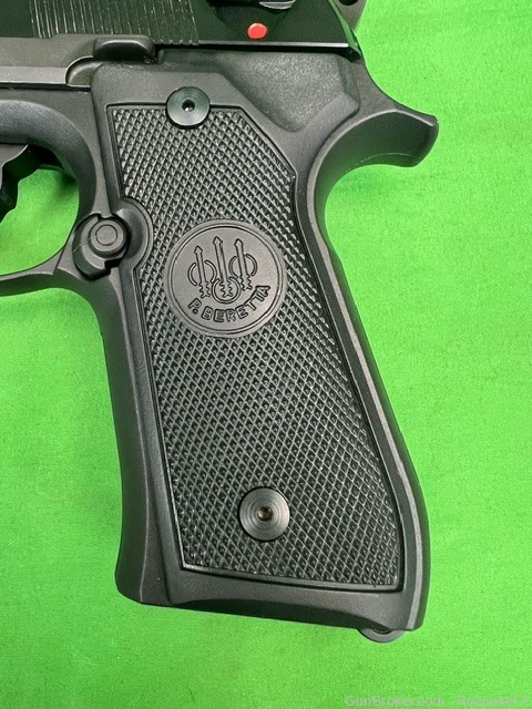 Beretta M9-22 Pistol 22 Caliber with 2 Mags, Trigger Lock, Case-img-6