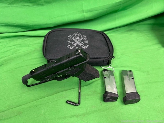 Springfield Hellcat Pistol 9mm with Original Soft Case, 2 Mags-img-0