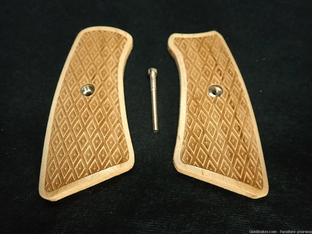 -Maple Inverted Diamond Checker Ruger Gp100 Grip Inserts-img-0