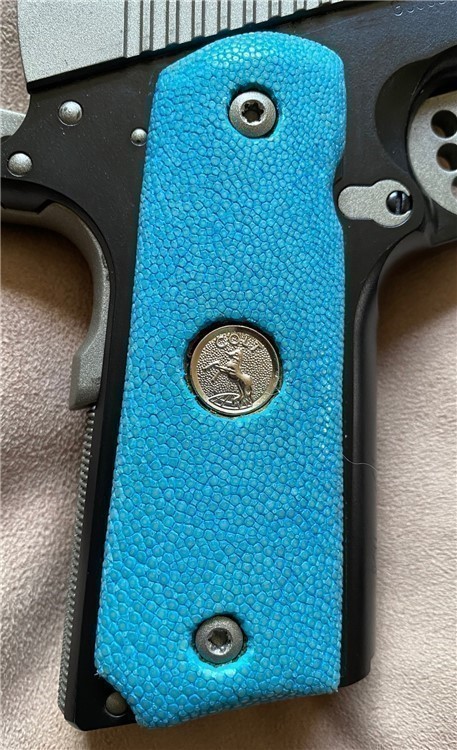 1911 Grips Turquoise Stingray Skin w/Colt Medallions GRIPS ONLY-img-2