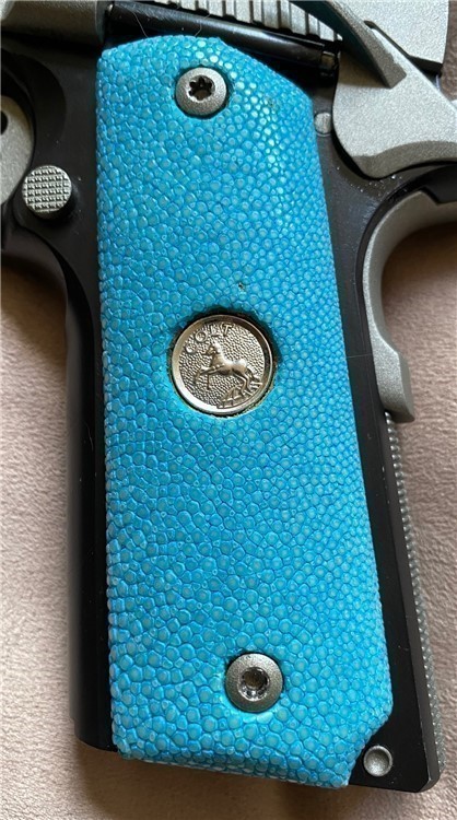 1911 Grips Turquoise Stingray Skin w/Colt Medallions GRIPS ONLY-img-3