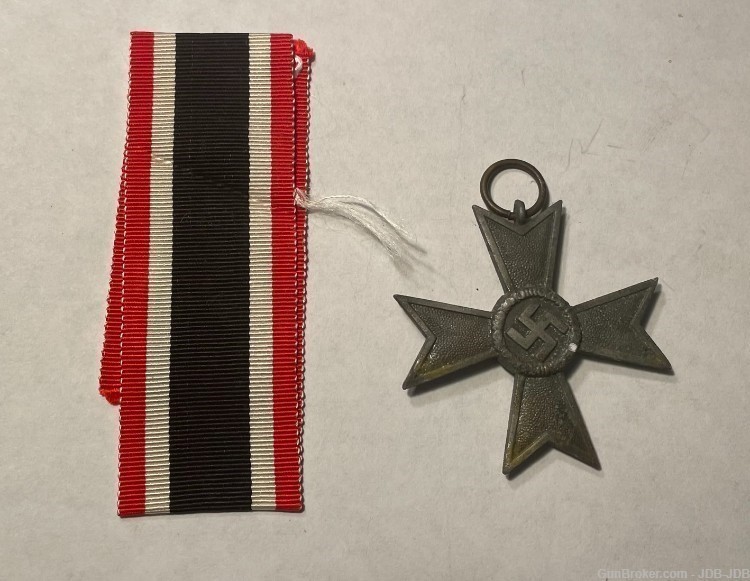 W.W. II. German War Merit Medal-img-1