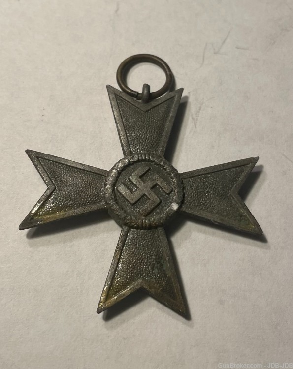 W.W. II. German War Merit Medal-img-4