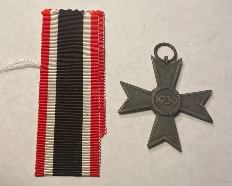 W.W. II. German War Merit Medal-img-0