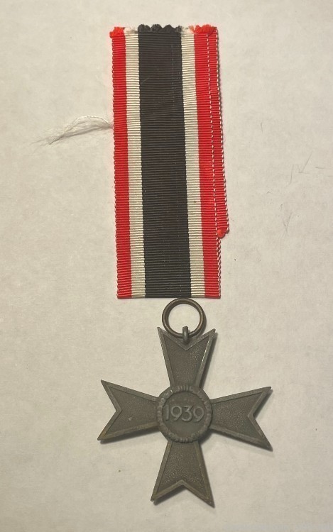 W.W. II. German War Merit Medal-img-3