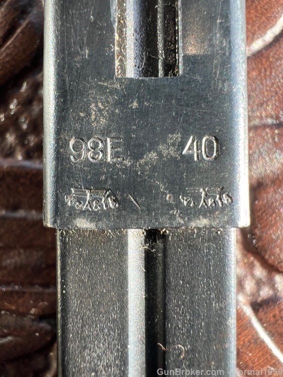 MP40 MAGAZINE SLABSIDE 99% AND BEAUTIFUL RARE 1940 NON-RIBBED.-img-4