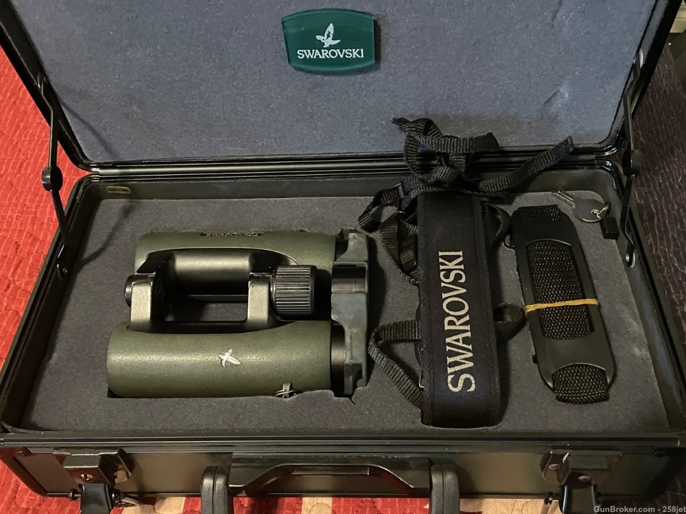 Swarovski binoculars EL 8x32 with case binocular -img-0