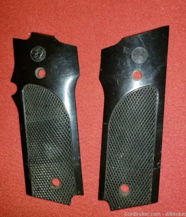 Original Smith & Wesson model 59 grips -img-0