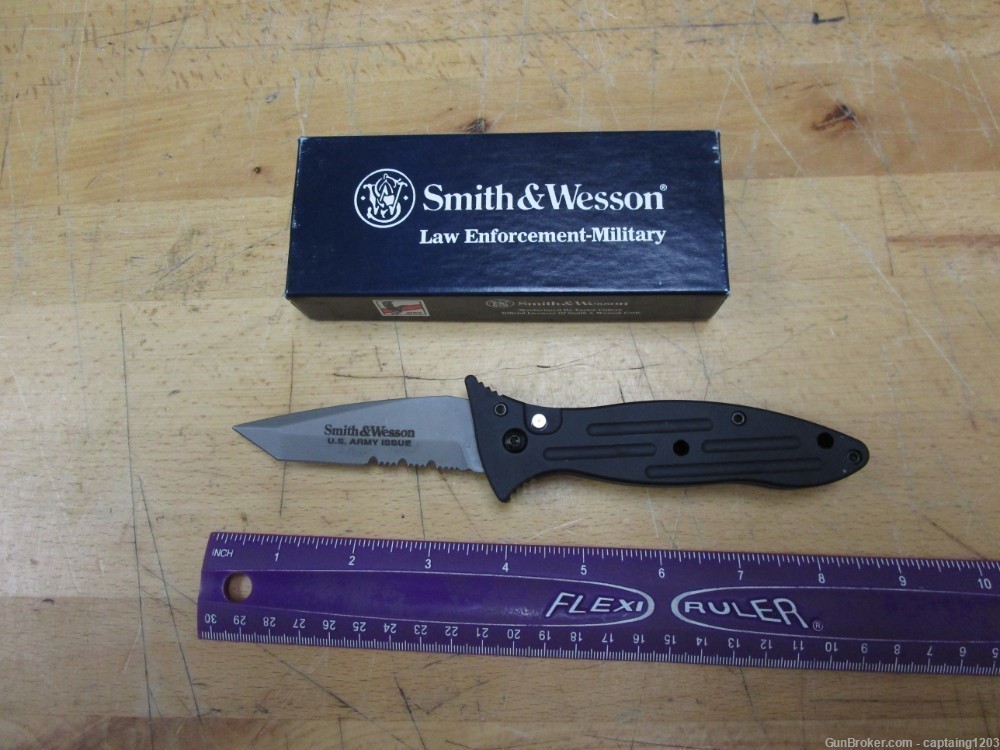 Smith & Wesson Automatic Knife, 3.5" Tanto Blade (SW1250TAS)-USA (1/2 Serr)-img-0