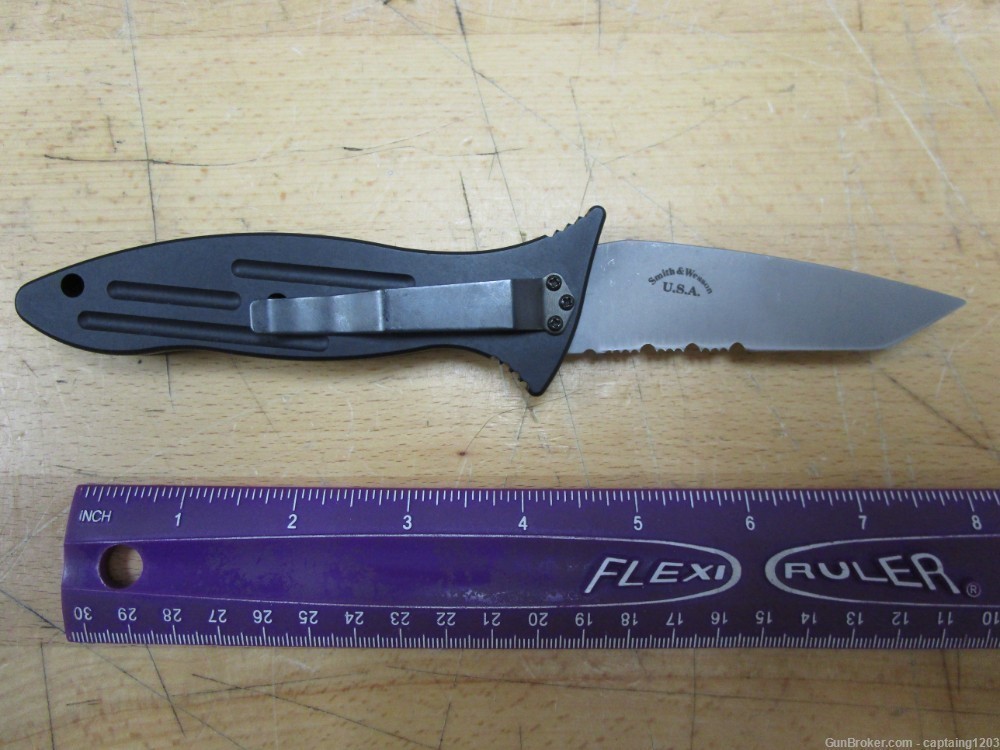 Smith & Wesson Automatic Knife, 3.5" Tanto Blade (SW1250TAS)-USA (1/2 Serr)-img-1