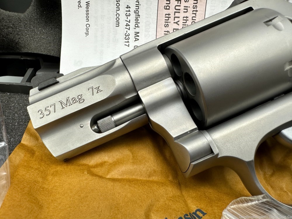 Smith & Wesson 686 Performance Center 7-shot .357 Magnum Revolver - NEW-img-2