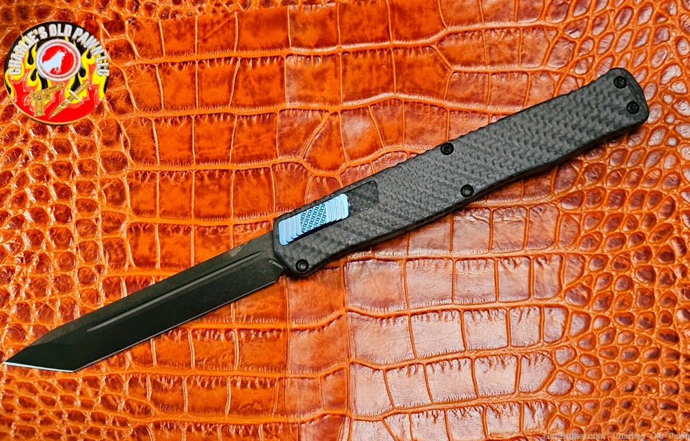 HERETIC CLERIC 2 OTF AUTO TANTO EDGE CARBON FIBER TOP & INLAY BLUE HARDWARE-img-1