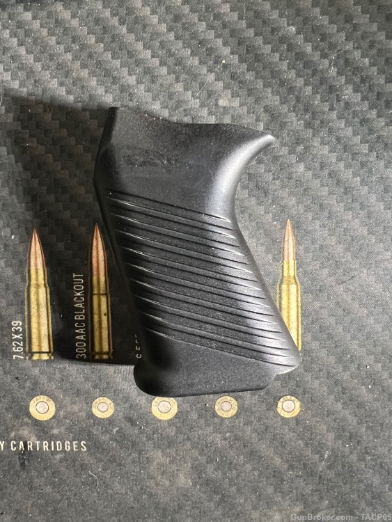 Swiss Sig 550 series pistol grip, black-img-0