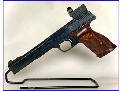 Smith & Wesson Model 41 Semi Auto Pistol 7inch 22LR w/6 Mags, Venom Red Dot