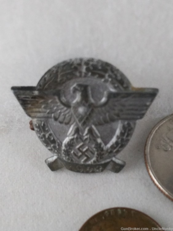 German WWII Germany WW2 1942 Police Badge - pin -img-0