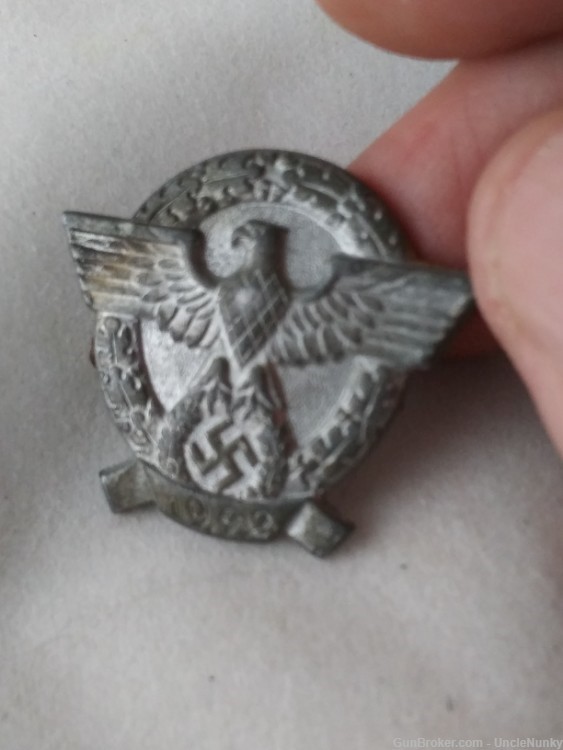 German WWII Germany WW2 1942 Police Badge - pin -img-4